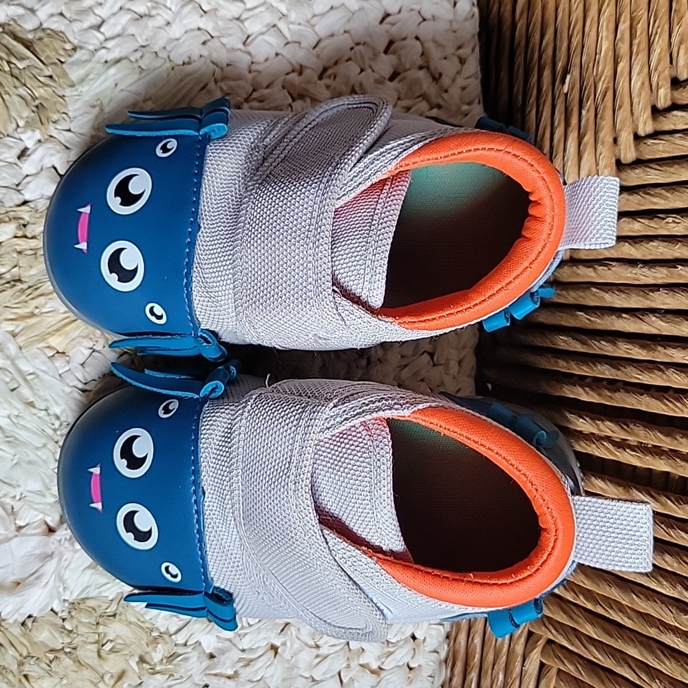 Ikiki Spider Squeaky Toddler Shoes | Blue/Gray, size 6 - Picture 11 of 15